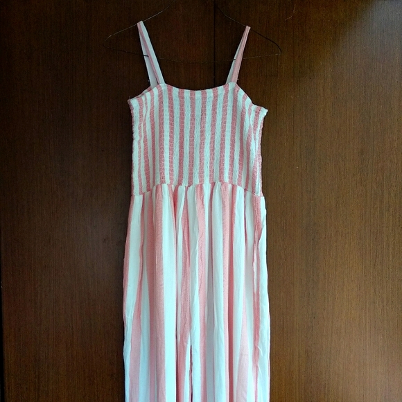 M jumpsuit - Picture 2 of 7